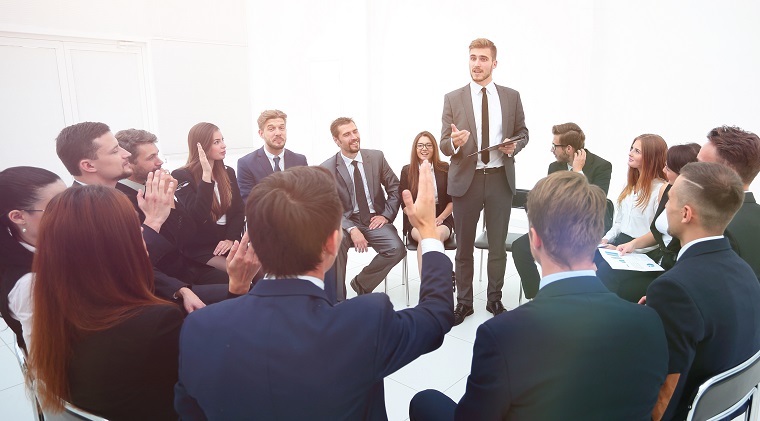 企業(yè)管理培訓(xùn)經(jīng)典20：何把握與人溝通的技巧？